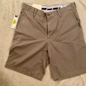 Men’s Southern Tide shorts. Grey